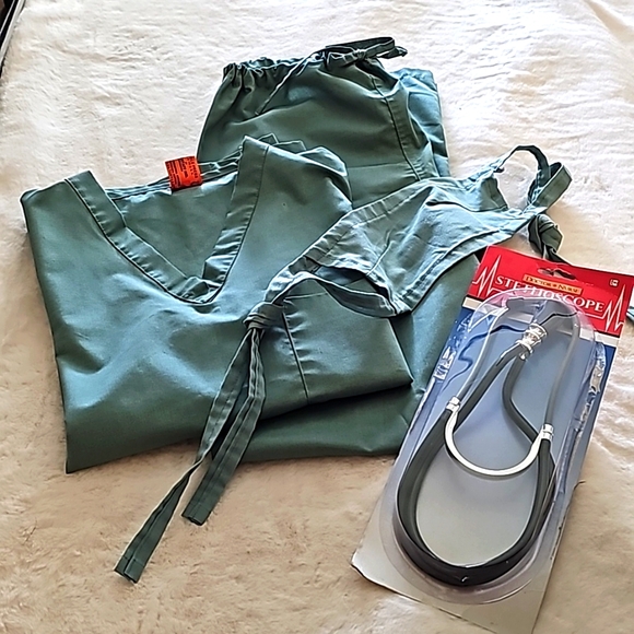 👻Doctor/Scrubs Costume Bundle- Includes Mask & Stethoscope Accessory-Women's XS - Picture 2 of 10